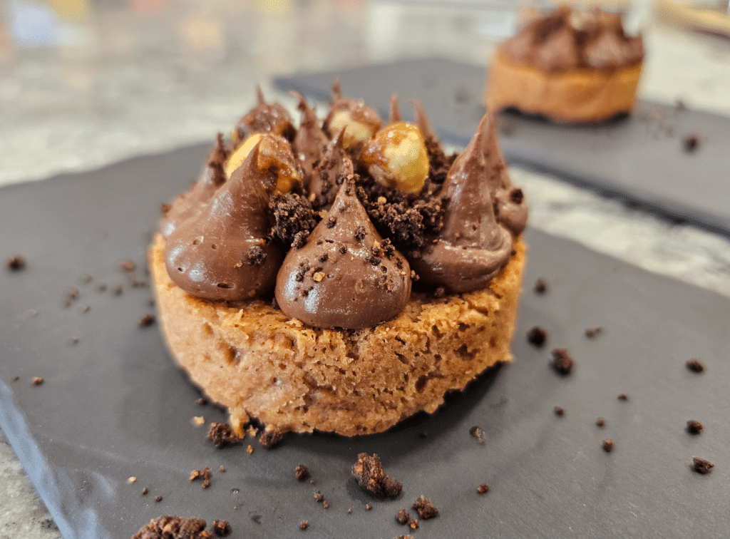 Shortbread biscuit with chocolate ganache and streusel biscuit